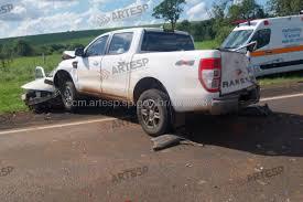 Acidente envolvendo 4 veículos deixa feridos e interdita rodovia