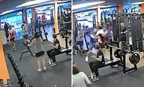 Aluno de academia morre esfaqueado na área de treino
