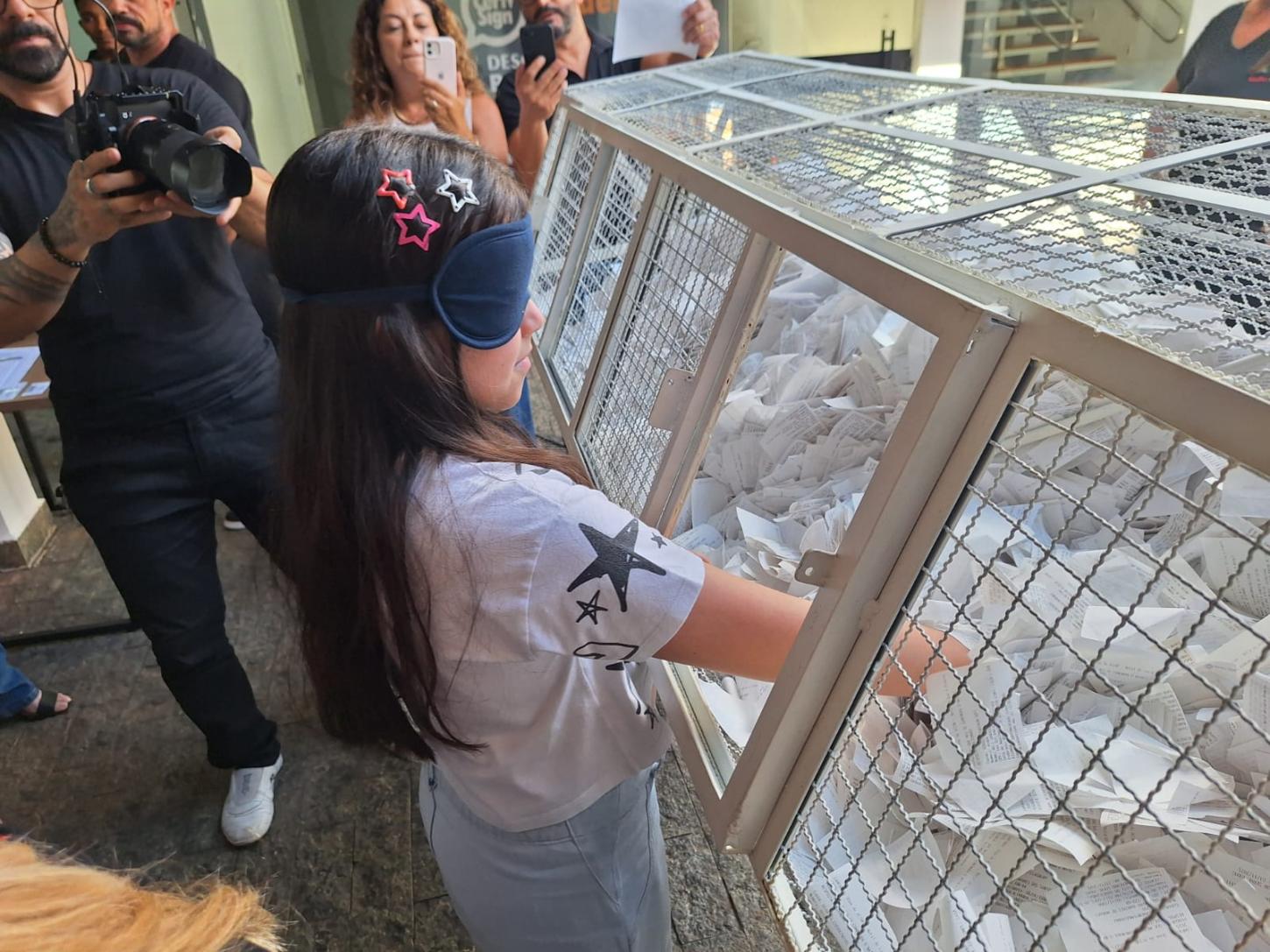 Associação Comercial e Industrial de Pirajuí (ACINP) sorteou nesta terça-feira (6), um carro 0 KM na Campanha  Natal de Luz