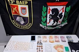 Bauru: Cavalaria do Baep flagra tráfico em vagão da linha férrea