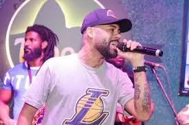 Cantor é morto ao tentar proteger esposa de assalto