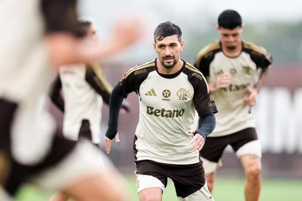 Flamengo relaciona Arrascaeta e Jorginho para a estreia contra SP