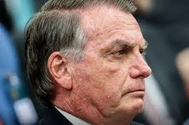 Moraes decide levar Bolsonaro para a Papudinha, diz jornal