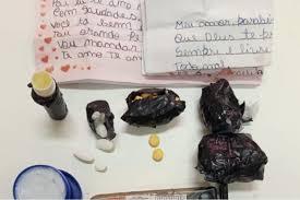 Pai de preso leva tadala e cartinha de amor na cueca