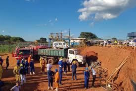 Quatro trabalhadores morrem soterrados em obra de frigorífico