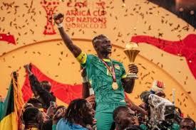 Senegal supera Marrocos e polêmica para vencer Copa Africana