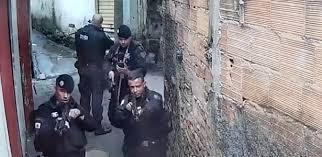 Suspeito é baleado pela PM após tentar fuga e fazer família refém