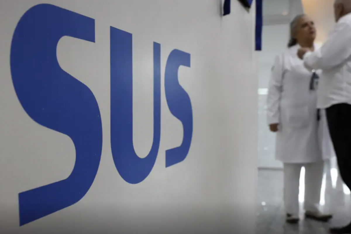 Aposentada é consumida por fungo enquanto espera na fila do SUS