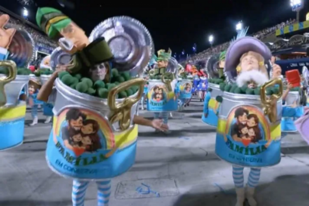 Arquidiocese contesta uso de símbolos da família após desfile