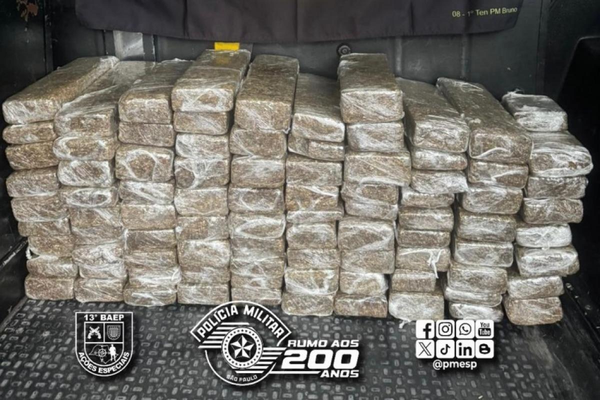 Baep flagra 87 tijolos de maconha que seguiriam de Bauru para SP