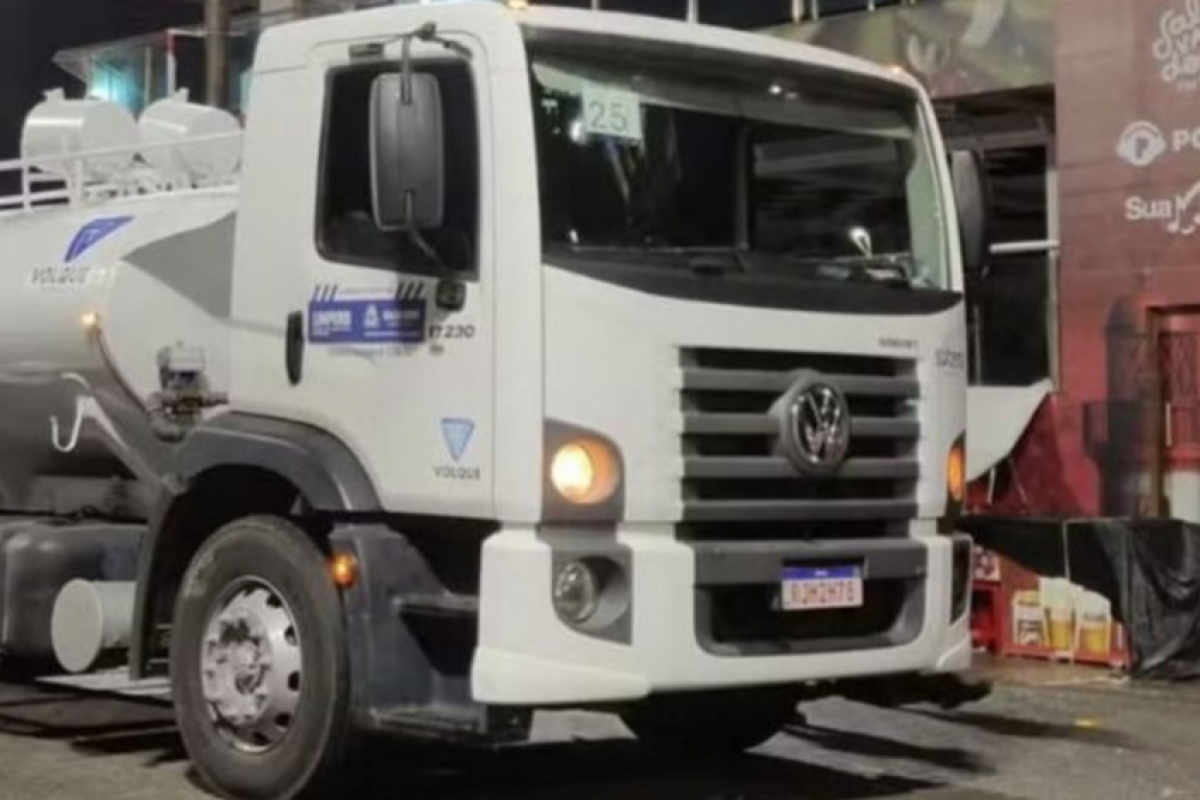 Carnaval: Jovem morre atropelada ao subir em caminhão de limpeza