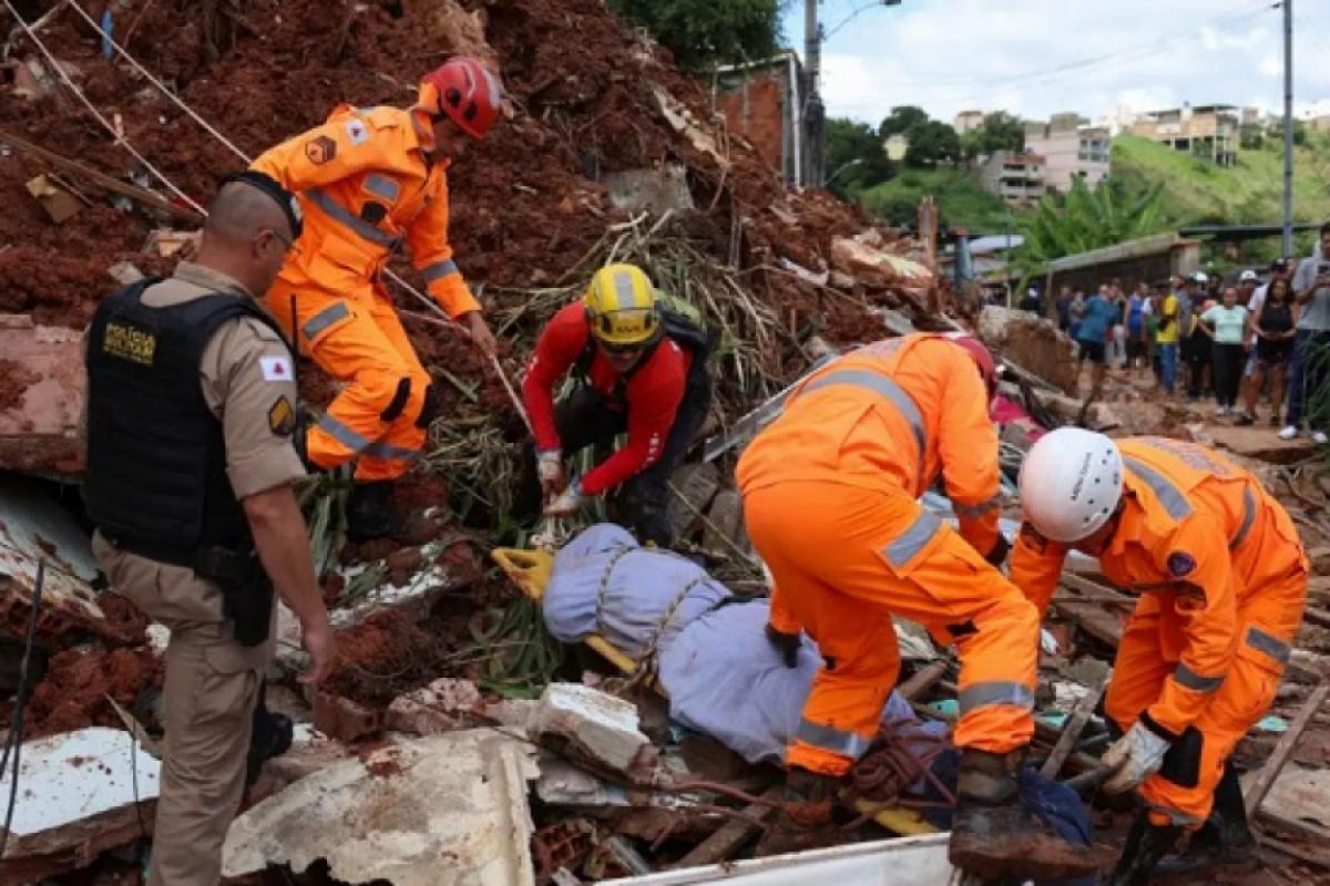Chega a 69 o número de mortos após chuvas na zona da mata, em MG