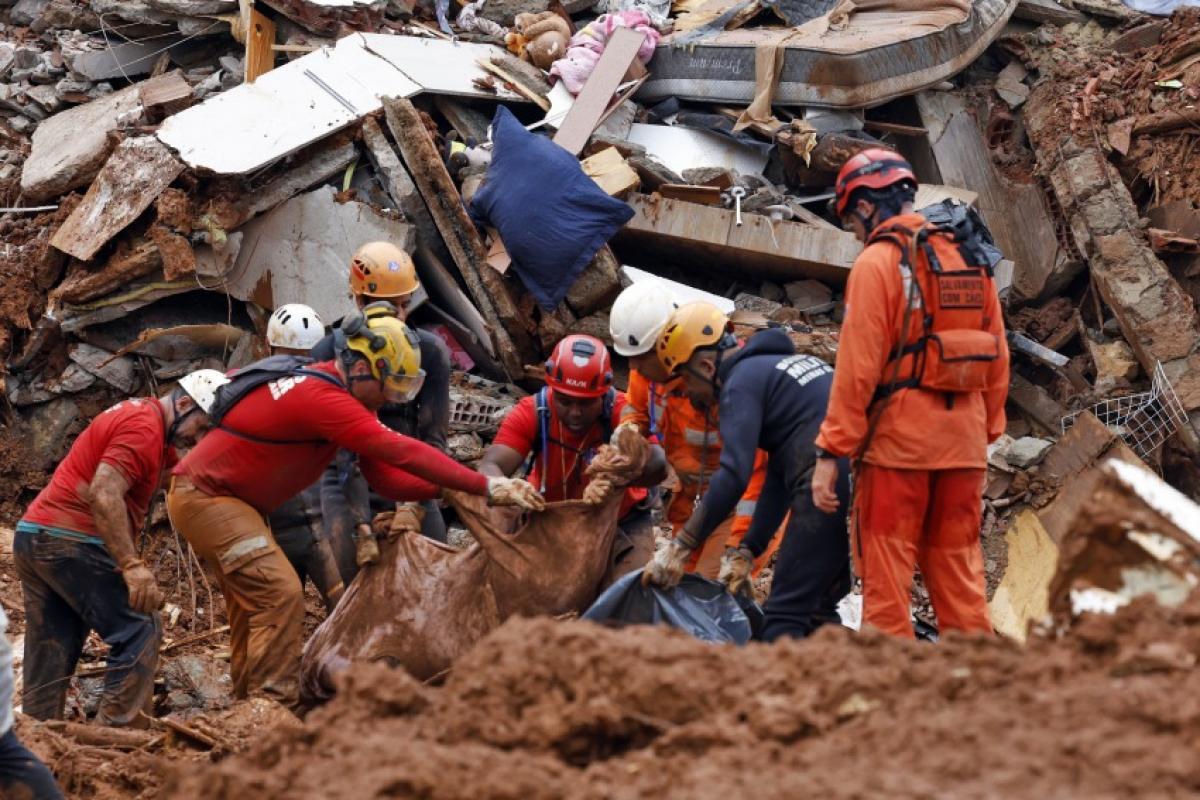 Chuvas deixam ao menos 30 mortos e mais de 3.000 desabrigados