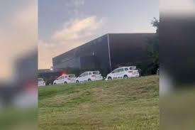 Cinco pessoas ficaram feridas após um tiroteio registrado na manhã desta terça-feira (17) em um espaço de eventos, em Vera Cruz (SP).