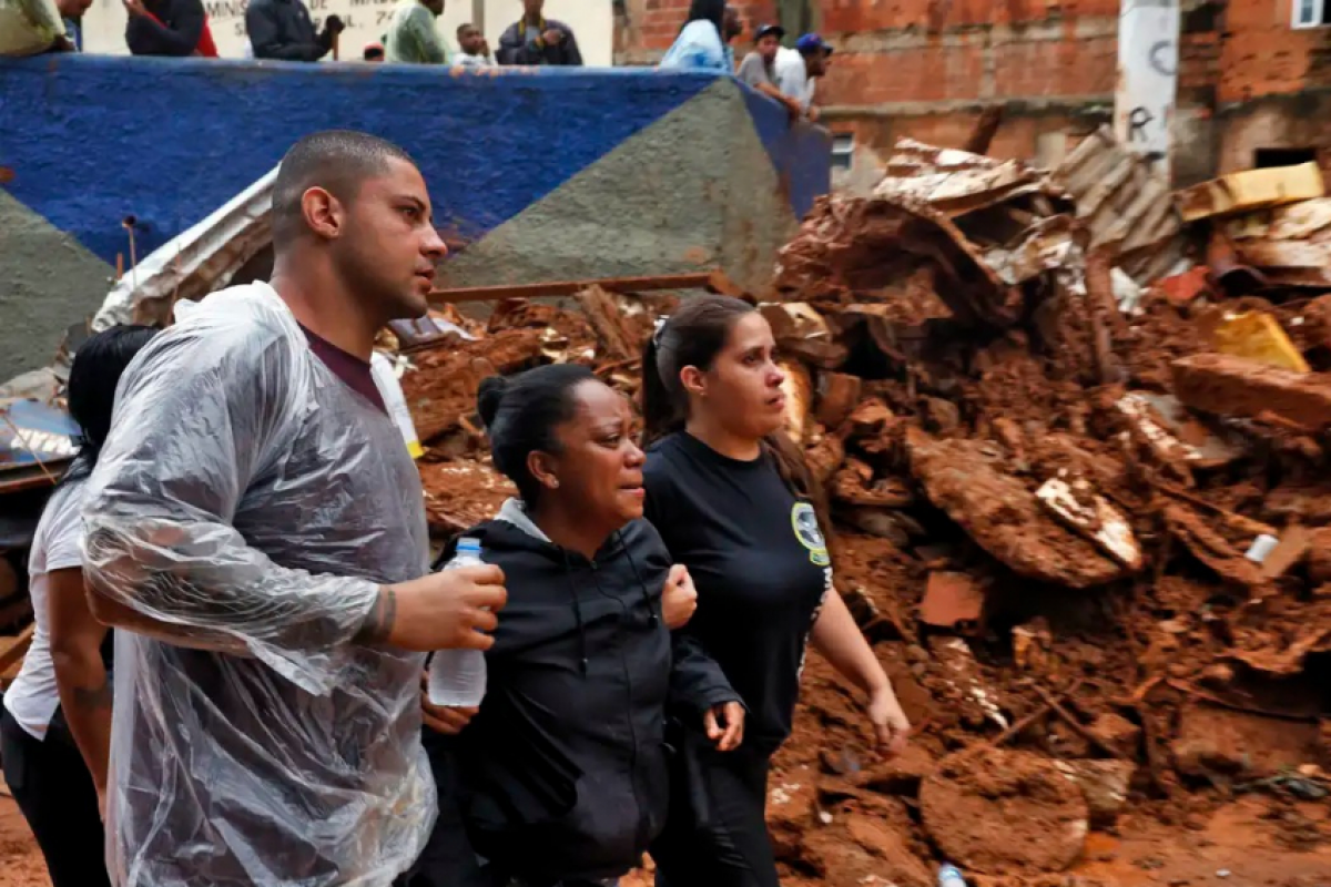 Criança sobrevive ao ser abraçada por mãe em MG, diz parente