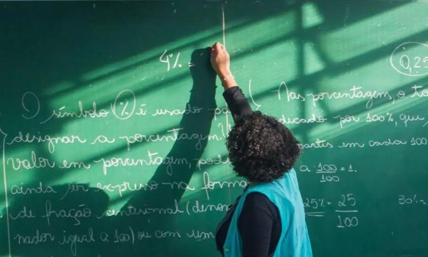 Governo de SP veta projeto de lei que permitia dispensa de aulas no Dia dos Professores