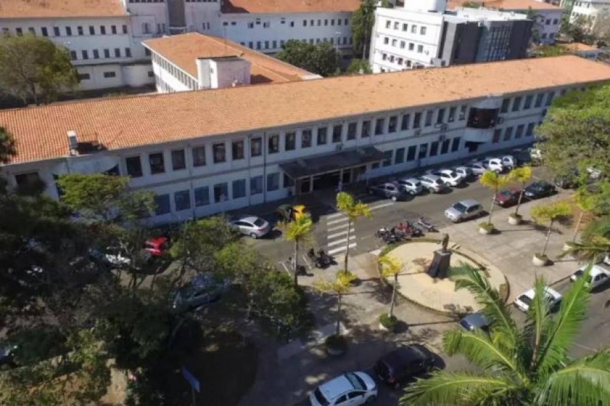 Homem é baleado após tentar abusar de passageiro e agredir PM