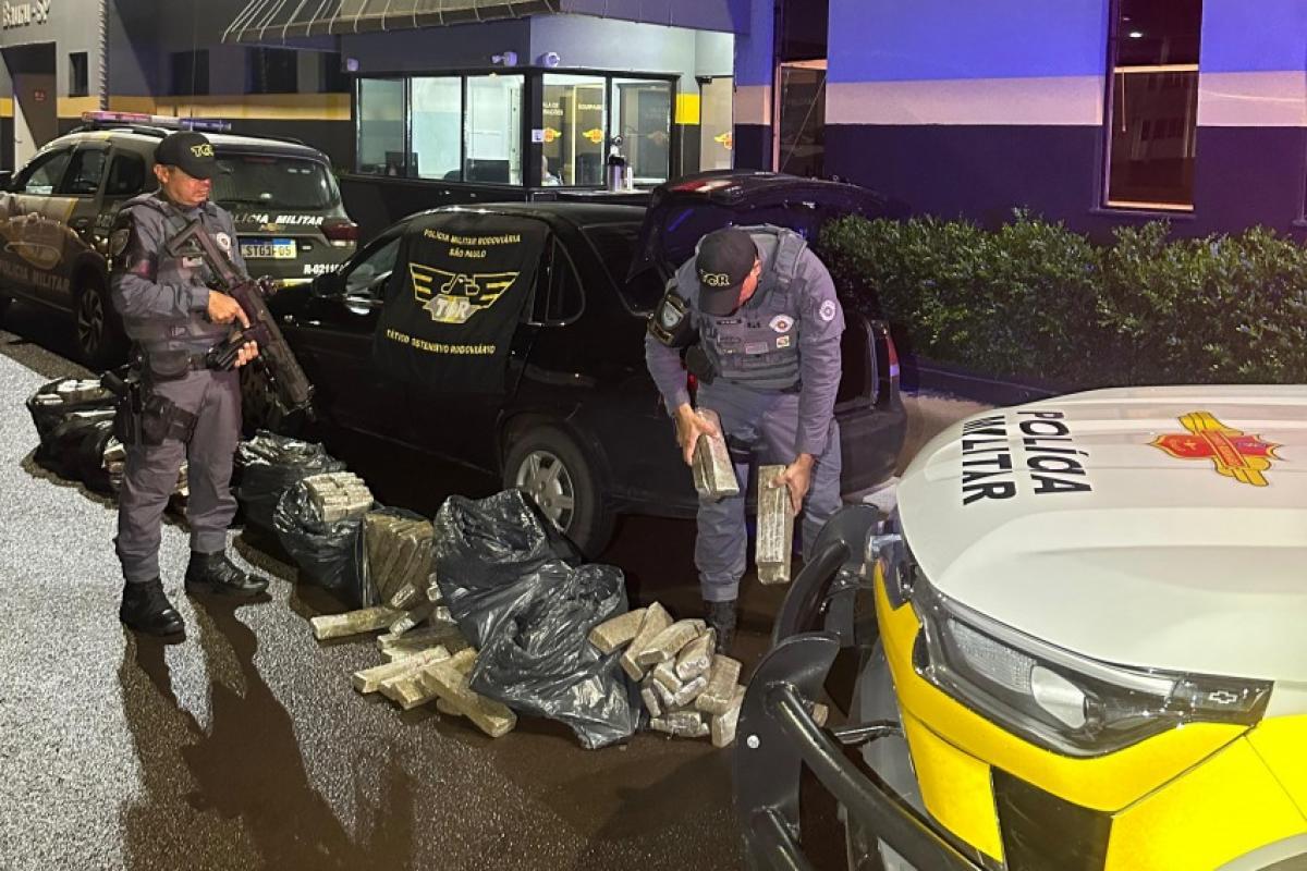 Homem é preso com 200 kg de maconha na rodovia SP-294, em Avaí