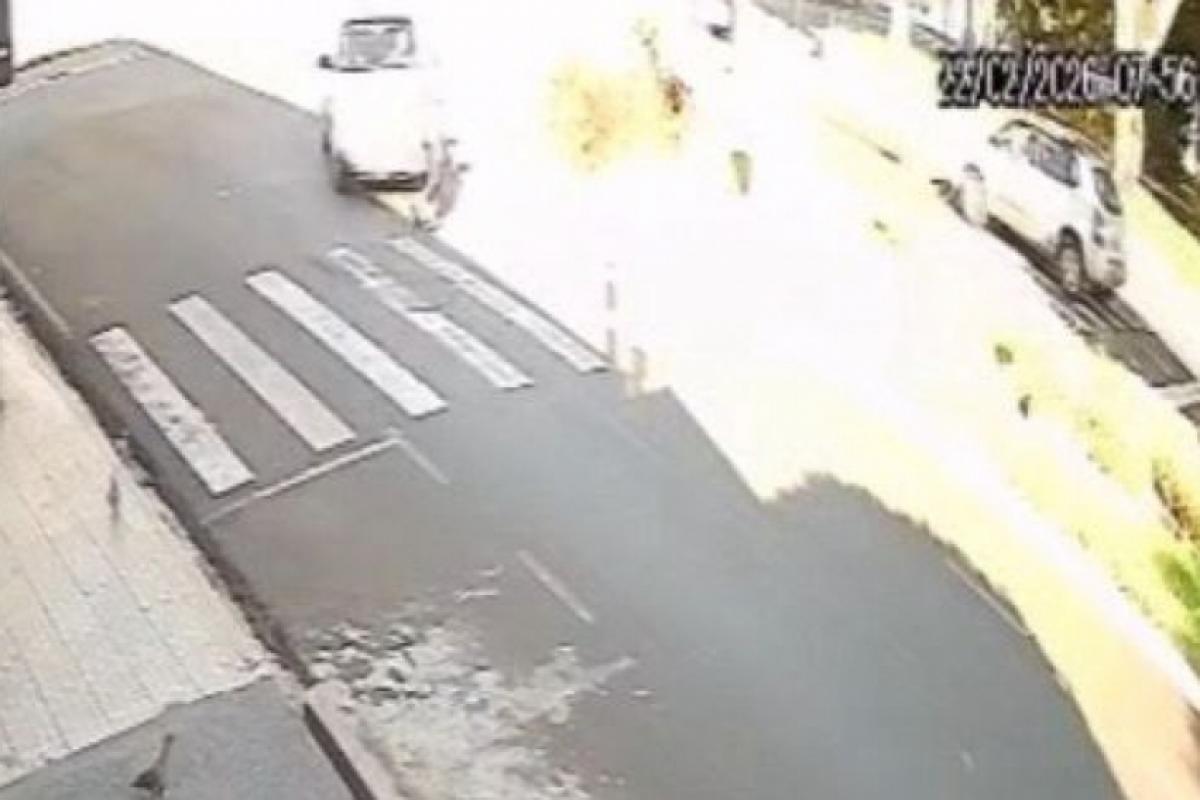 Idosa é atropelada em Jaú e motorista foge; VÍDEO