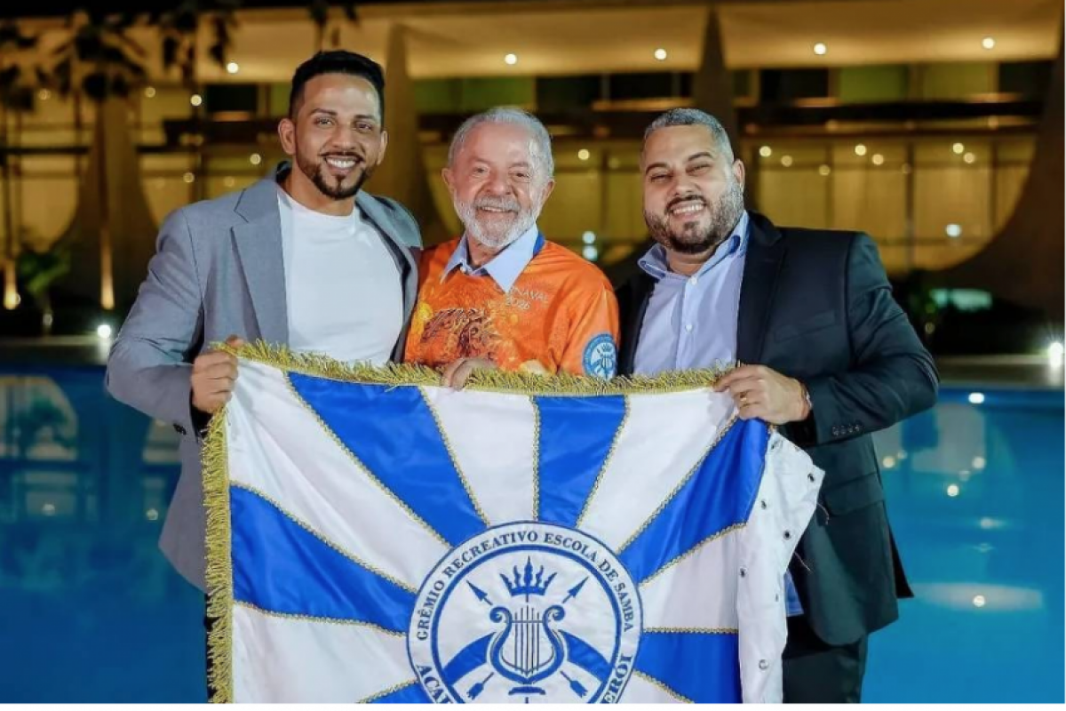 Lula barra participação de ministros no desfile em sua homenagem