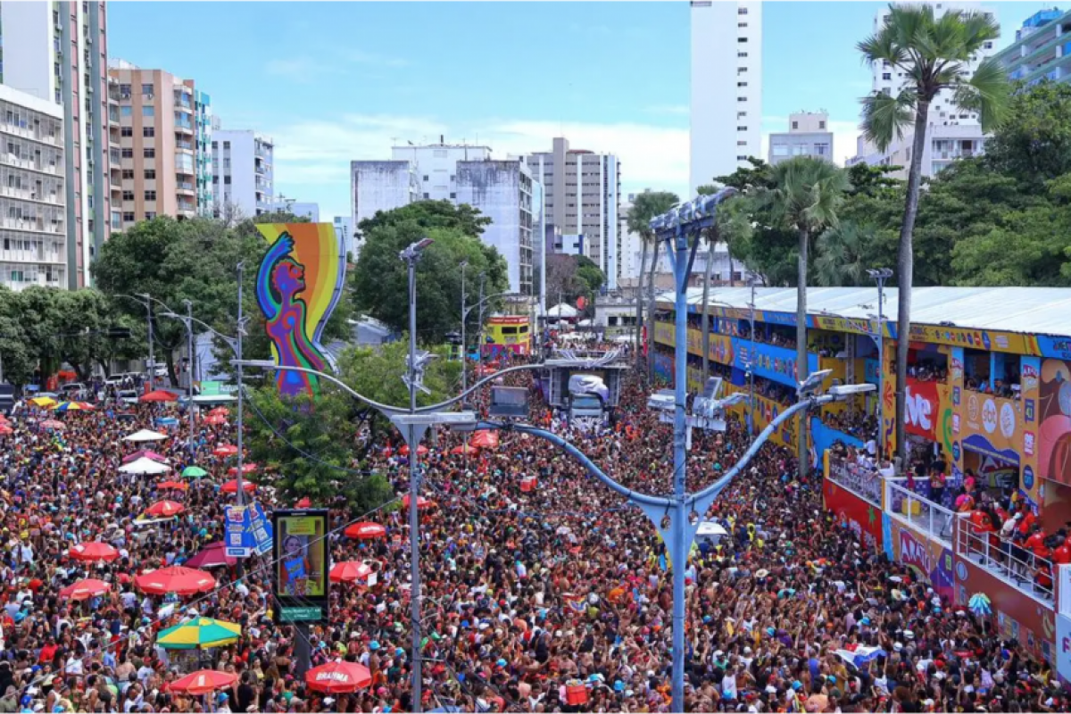 Mulher é atingida por tiro no olho no Carnaval de Salvador
