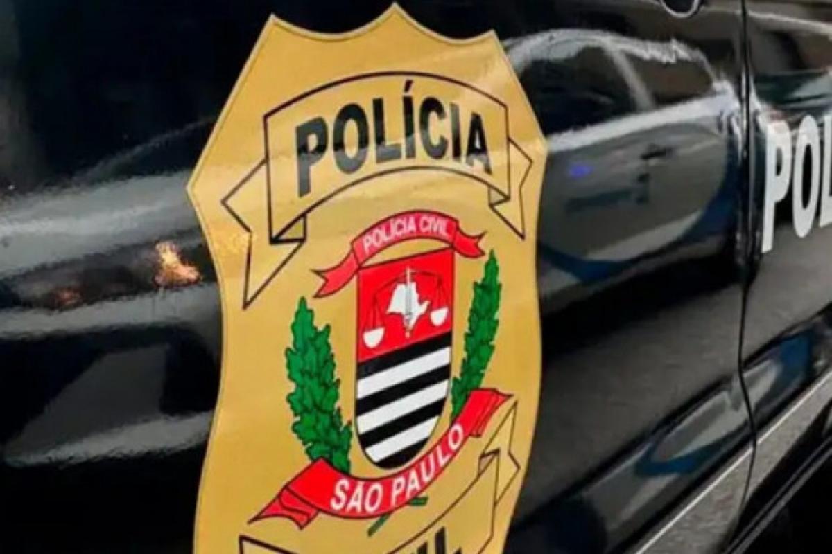 Mulher é morta a facadas por amigo durante briga em bar