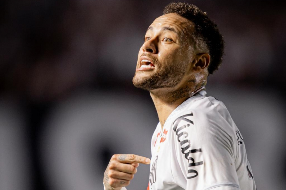 Neymar brilha e Santos vence primeira no Campeonato Brasileiro