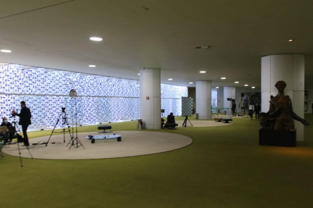 Sindicatos repudiam violência de deputados contra jornalista