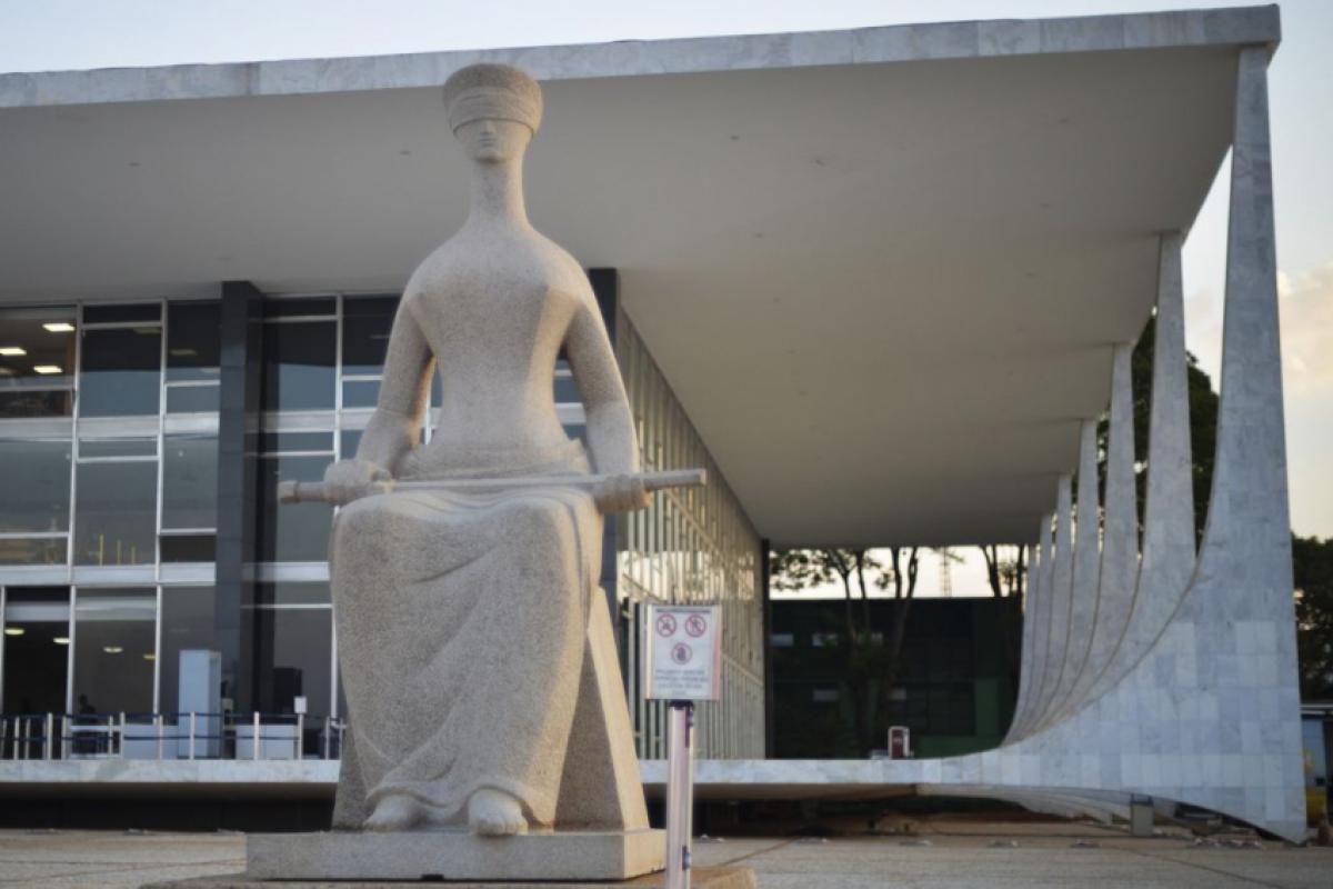 STF tende a confirmar liminar de Dino sobre penduricalhos