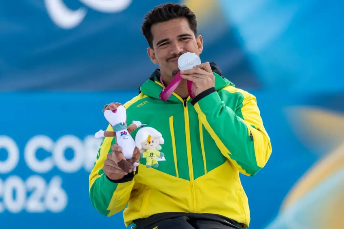 Brasil conquista primeira medalha nas Paralimpíadas de Inverno