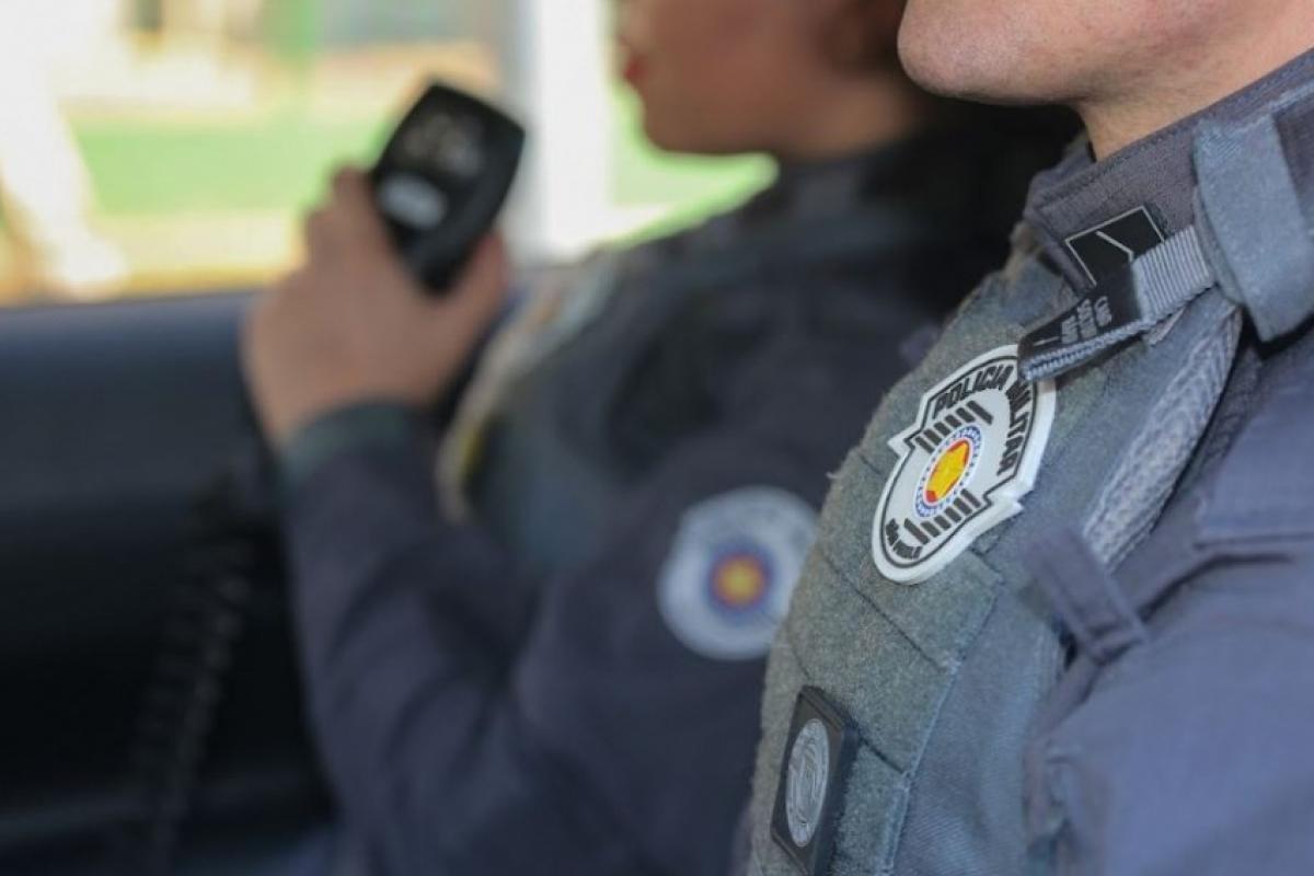 Casal é detido por desacato após briga com policiais em Bauru