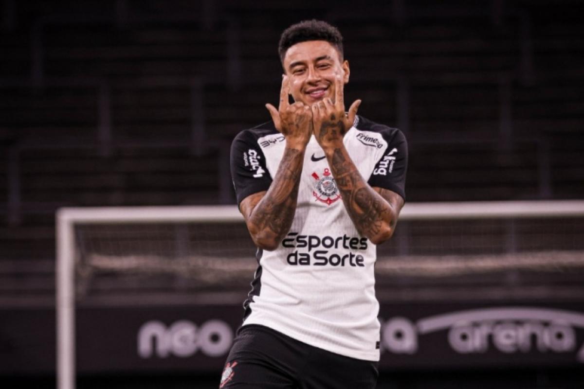 Corinthians anuncia contratação do meia inglês Jesse Lingard