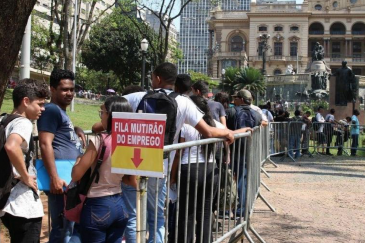 Desemprego sobe para 5,8% no início de 2026: 6,2 mi de pessoas
