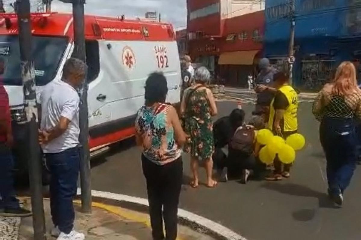 Duas pessoas ficam feridas após acidente com moto em Bauru; VÍDEO