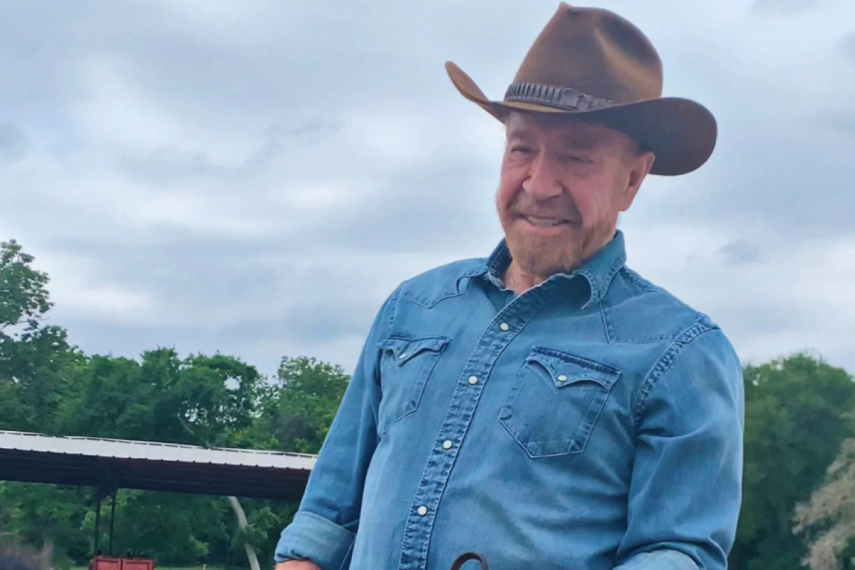 Estrela de filmes de ação, Chuck Norris morre aos 86 anos