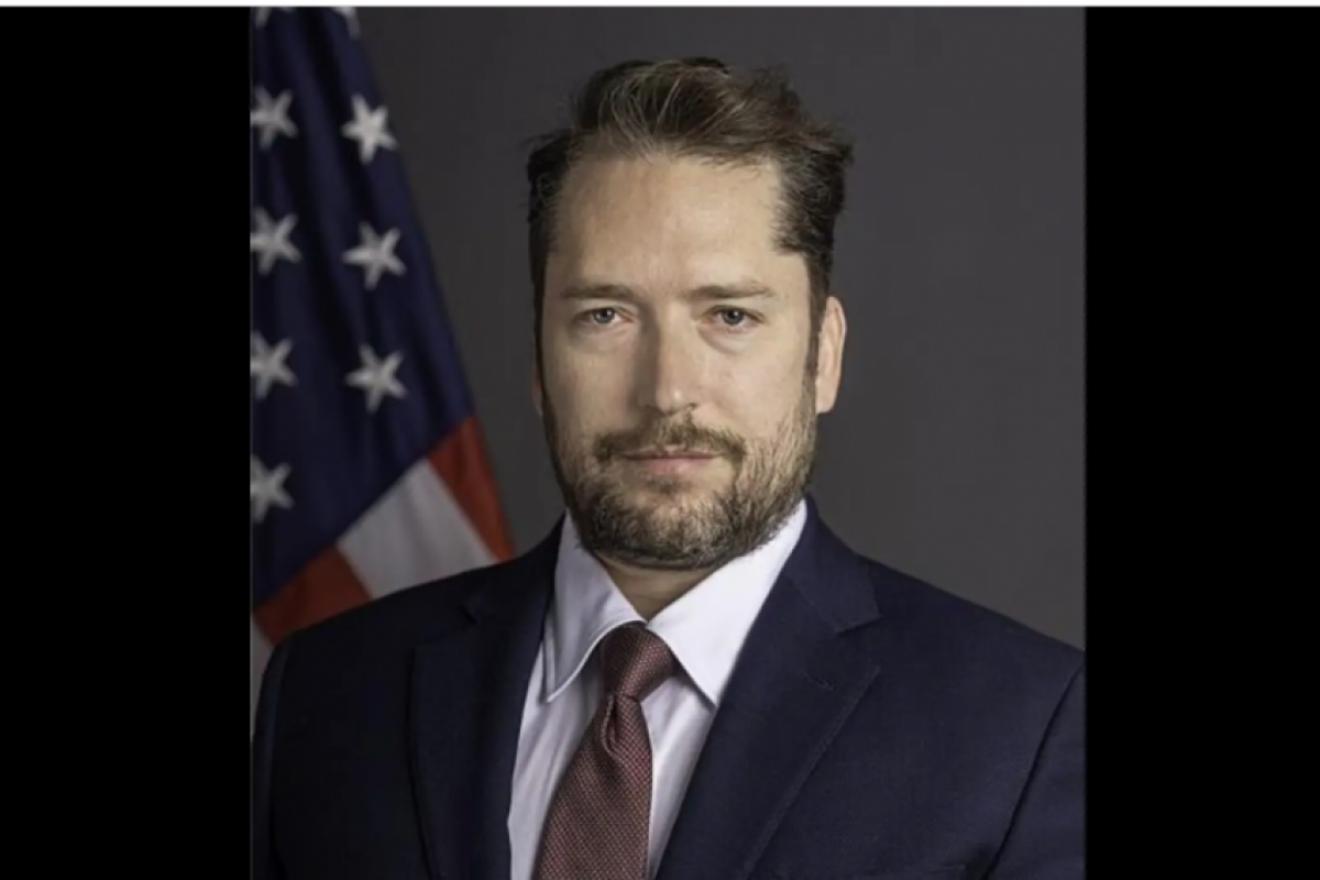 EUA confirmam visita de assessor de Trump; Bolsonaro pede visita