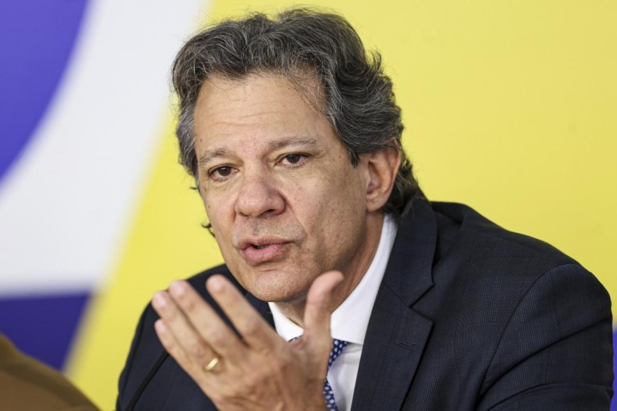 Haddad anuncia pré-candidatura em SP e diz que entra para ganhar