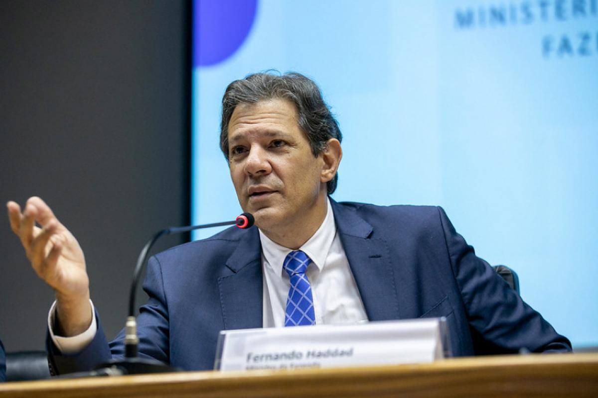Haddad deixa Fazenda para disputar governo de SP contra Tarcísio