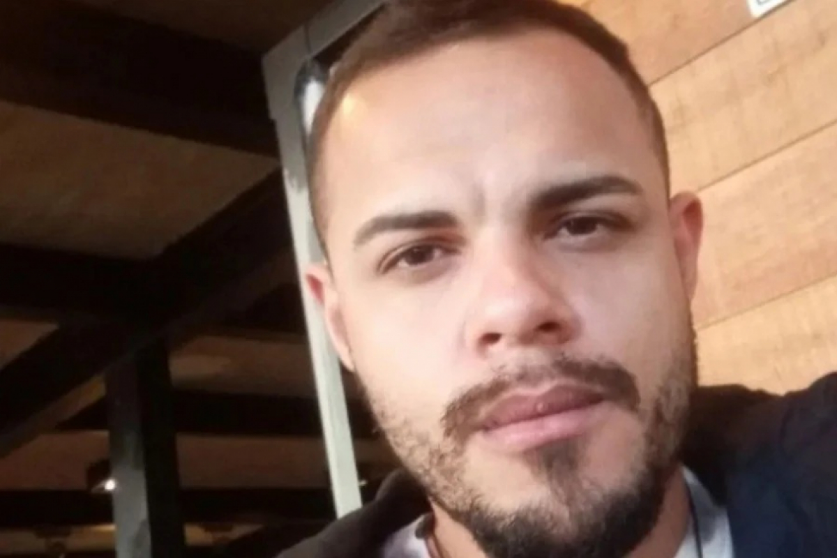 Homem é encontrado morto em apartamento; suspeita é de latrocínio