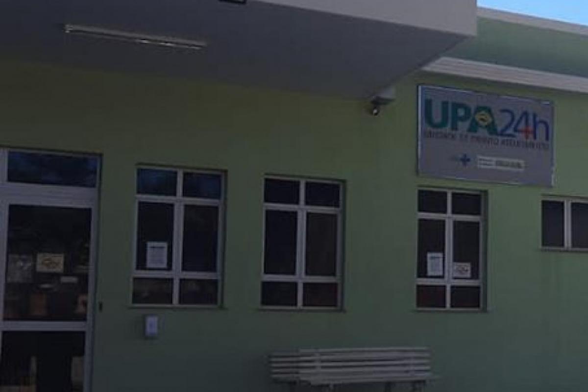 Médica lê teste de HIV em voz alta após paciente criticar demora