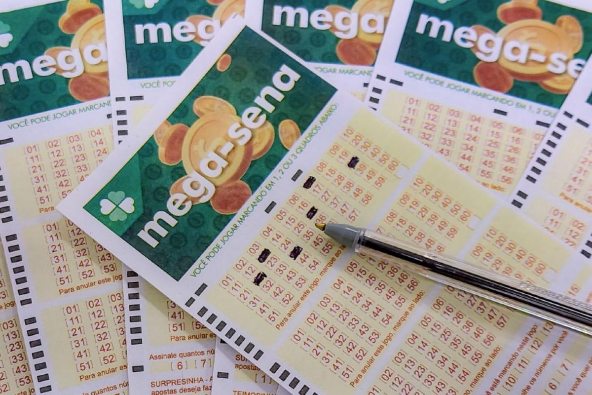 Mega-Sena acumula e prêmio pode chegar a R$ 8 milhões no sábado