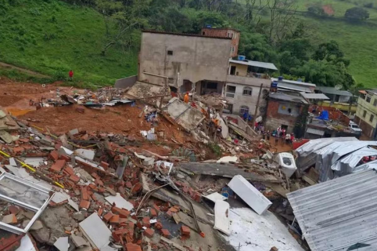 Número de mortos por causa das chuvas em MG sobe para 72 pessoas