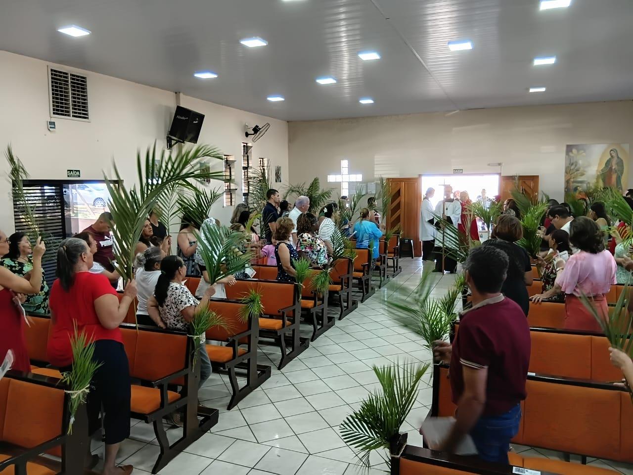 Paróquia de Nossa Senhora de Guadalupe celebra Domingo de Ramos com duas missas no período da manhã