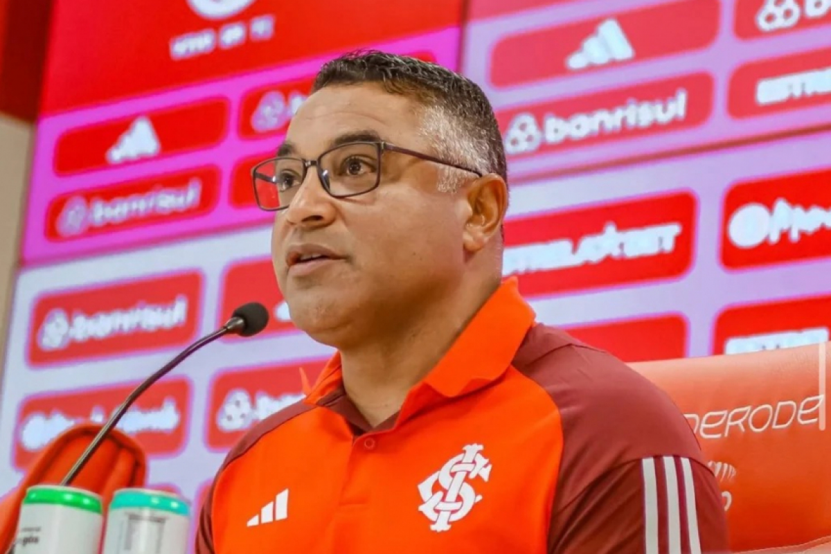 São Paulo tem negativa de Filipe Luis e sonda Roger Machado