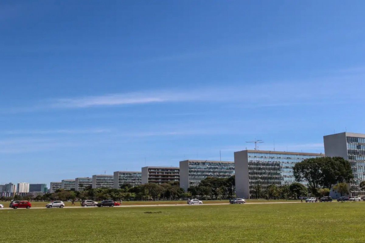 Senado aprova 24 mil novos cargos efetivos no governo federal