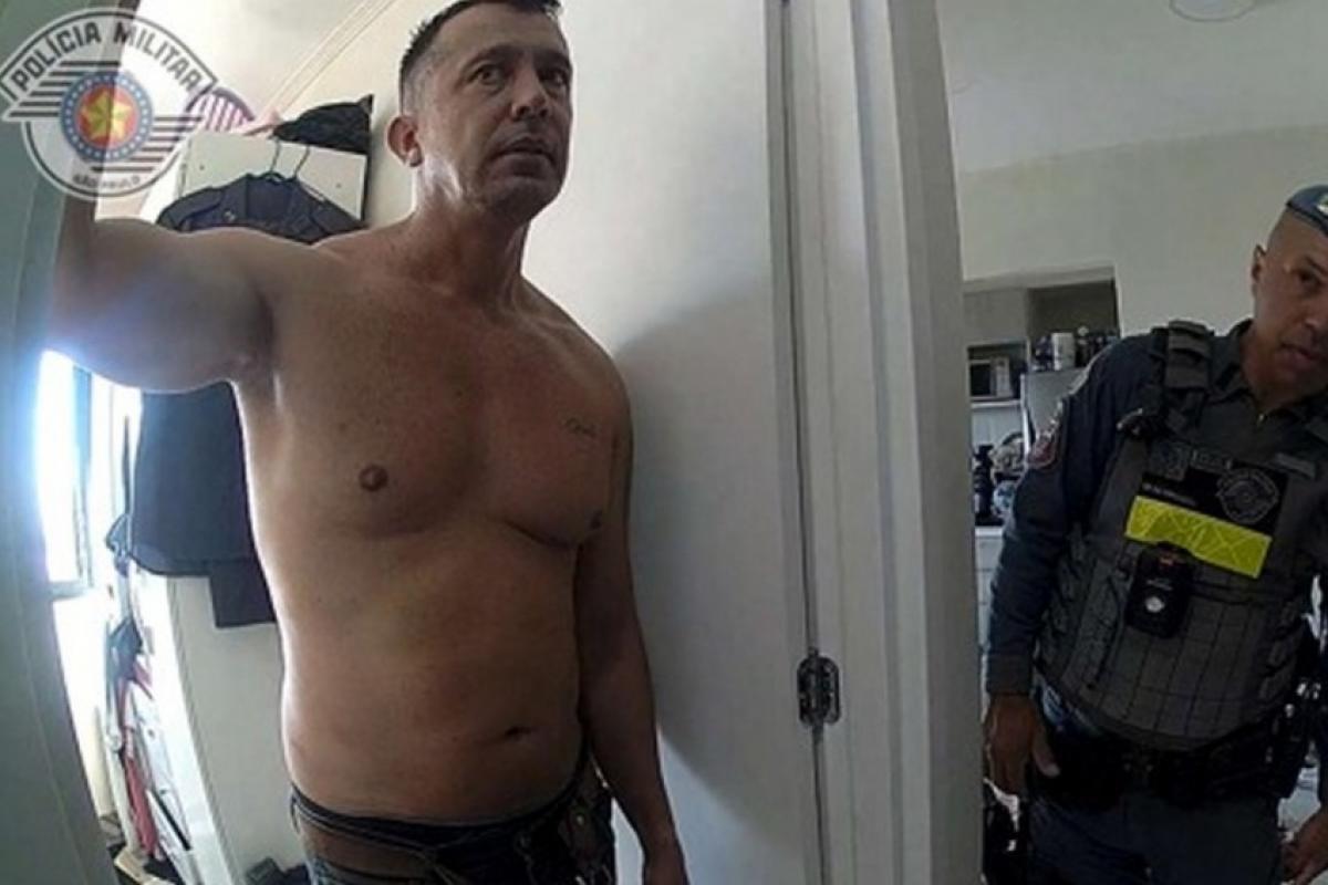 Tenente-coronel tentou beijar PM e mandou tirar câmera, diz MP