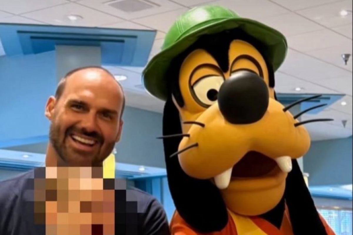 Vamos ter maioria e 'impichar' Alexandre, diz Eduardo Bolsonaro