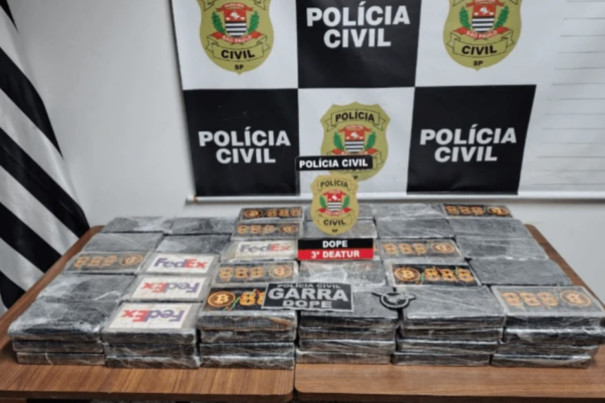 Ajudante de pintor dirigia carro de luxo com 118kg de cocaína