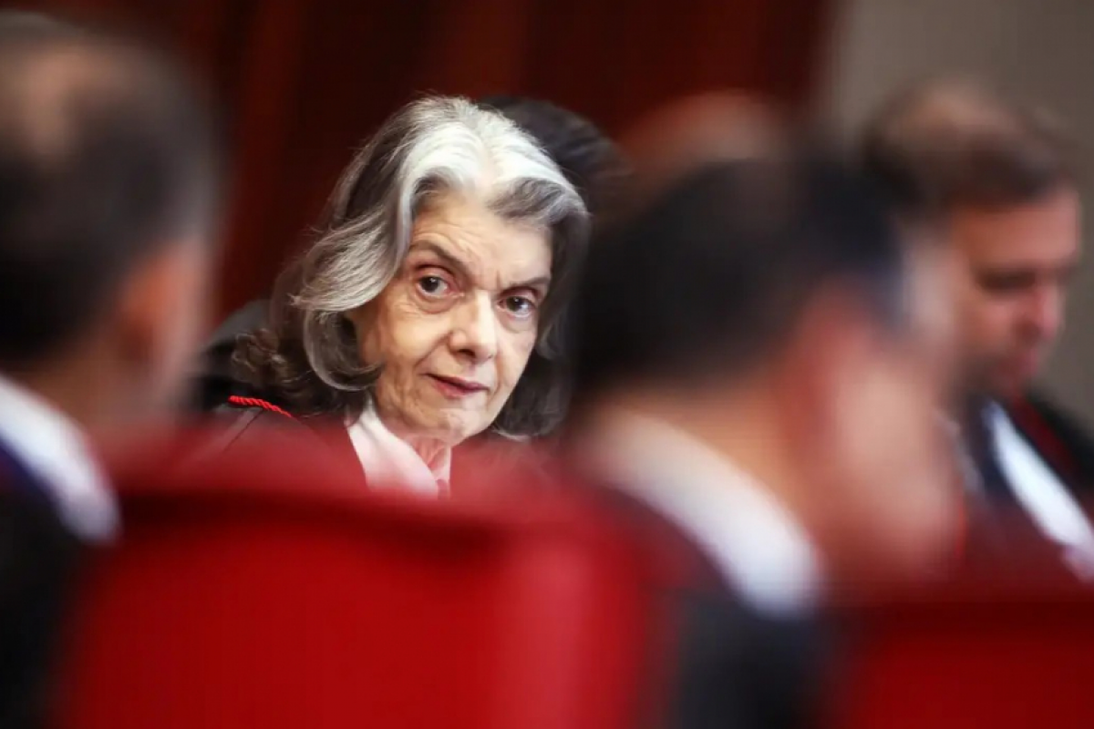 Cármen Lúcia antecipa eleição para sucessão no TSE