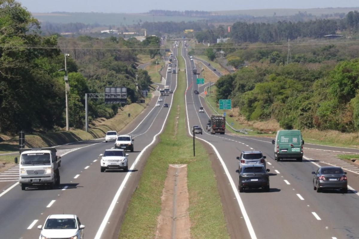 Feriado deve levar 2,5 milhões de veículos às rodovias da região